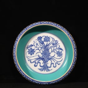 An Exquisite Enamel Blue and White Lotus Pattern Brush Washer
