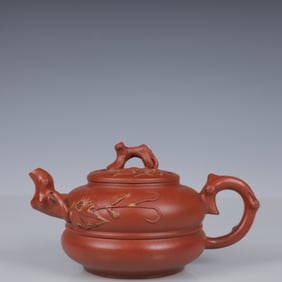 An Exquisite Purple Sands Flower and Bird Pattern Teapot