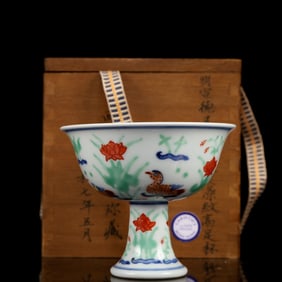 An Exquisite Famille-Rose Flower and Duck Pattern Stem Cup