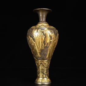An Exquisite Gilt Silver Figure Pattern Vase