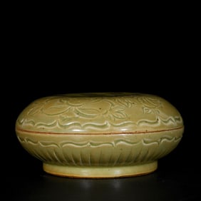 An Exquisite Yaozhou yao Flower and Bird Pattern Cover Box