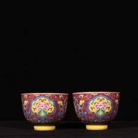 A Pair of Exquisite Enamel Painted Gold Flower Pattern Cups