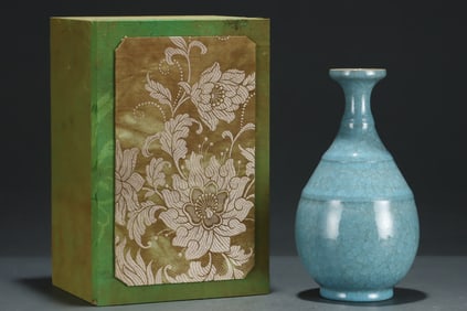 An Exquisite Ru yao Vase