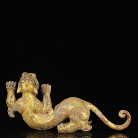 An Exquisite Gilt Bronze Auspicious Beast Ornament