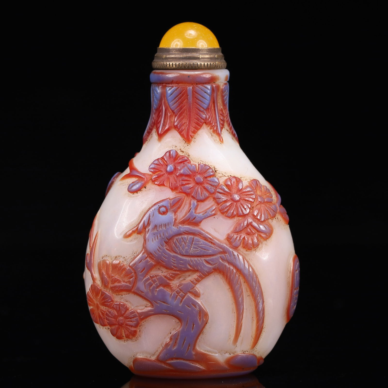 An Exquisite Glass Flower and Bird Pattern Snuff Bottle (1 of 8)