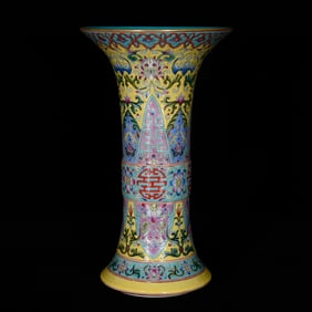 An Exquisite Yellow Ground Enamel Painted Gold Lotus Pattern Vase