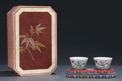 A Pair of Exquisite Doucai Lotus and Dragon Pattern Cups