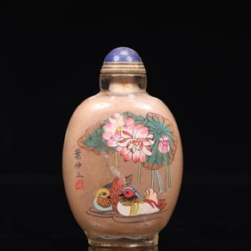 An Exquisite Glass Lotus and Mandarin Duck Pattern Snuff Bottle