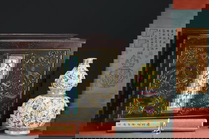 A Rare Yellow Ground Enamel Lotus Pattern Gourd-Shaped Vase,With Chinese Vertical Scroll Ink