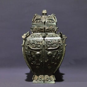 An Archaic Bronze Taotie Pattern Double-Ears Food Vessel