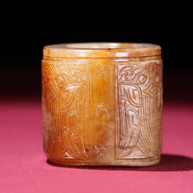 An Exquisite White Jade Dragon Pattern Thumb Ring