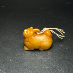 An Exquisite Gaogu YU Auspicious Beast Pendant