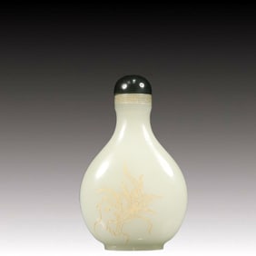An Exquisite White Jade Painted Gold Flower Pattern Snuff Bottle,with poem
