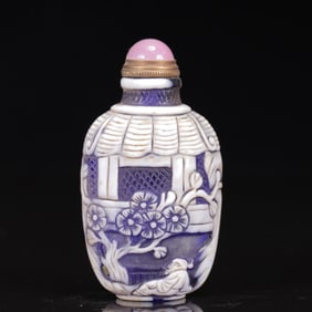 An Exquisite Glass Figure Pattern Snuff Bottle