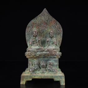 An Archaic Bronze Auspicious Beast Pattern Screen,with Statue of Sakyamuni