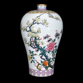 An Exquisite Enamel Flower and Bird Pattern Vase,with Poem