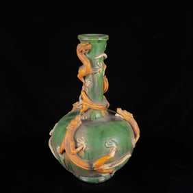 An Exquisite Tang Tri-Color Glazed Pottery Dragon Pattern Vase