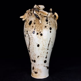 An Exquisite Ding yao Dragon Pattern Vase