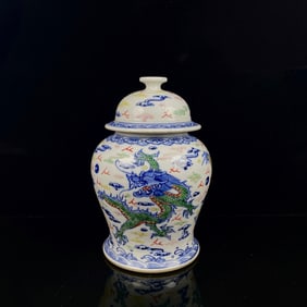 An Exquisite Doucai Dragon Pattern With Cover Jar