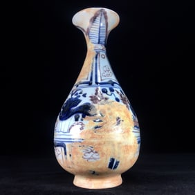 An Exquisite Blue and White Underglaze-Red Flower Pattern Vase