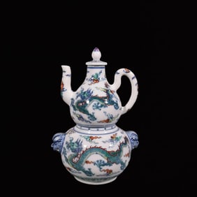 An Exquisite Blue and White Doucai Dragon Pattern Flagon