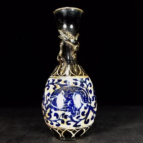 An Exquisite Ding yao Dragon Pattern Vase