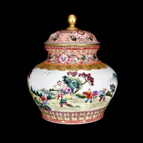 An Exquisite Enamel Figure Pattern Jar