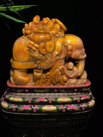 An Exquisite Tianhuang Stone Figure and Elephant Seal,with Poem