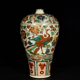 A Huge Wucai Painted Gold Peacock Pattern Vase