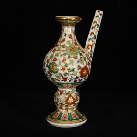 An Exquisite Wucai Painted Gold Flower Pattern Pot