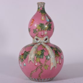 An Exquisite Famille-Rose Flower and Fruit Pattern Gourd-Shaped Vase