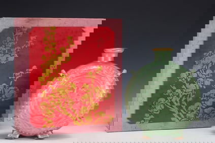 An Exquisite Longquan yao Painted Gold Flower Pattern Vase