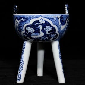 An Exquisite Blue and White Crane Pattern Tripod Censer