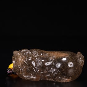 An Exquisite Crystal Auspicious Beast Pendant