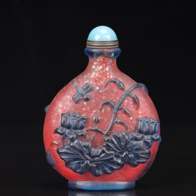 An Exquisite Glass Lotus Leaf Dragonfiy Pattern Snuff Bottle