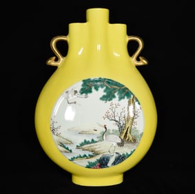 An Exquisite Yellow Glazed Famille-Rose Deer and Crane Pattern?? Vase