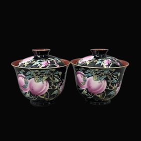 A Exquisite Black Ground Famille-Rose Peach Pattern Covered Cup