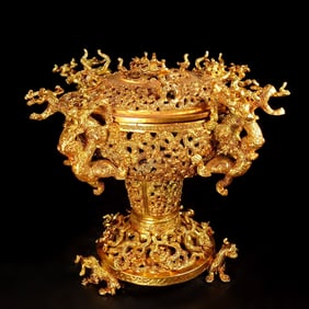 A Rare Gilt Bronze Hollow Auspicious Beast-Shaped Censer Ornament,With a Scripture