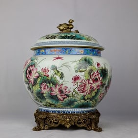 A Exquisite Famille Rose Inlaid Copper Lotus Pattern Double Ear Jar