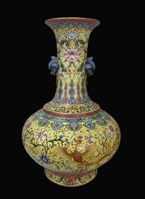 Famille-Rose Yellow Ground Painted Gold Phoenix Pattern Vase