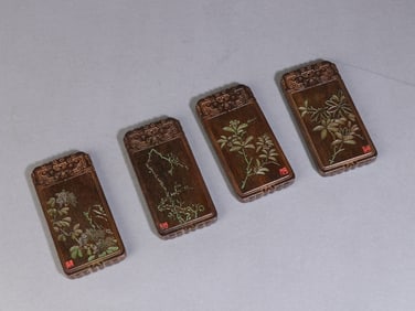 A Exquisite A Set of Eaglewood Flower Pattern Plates