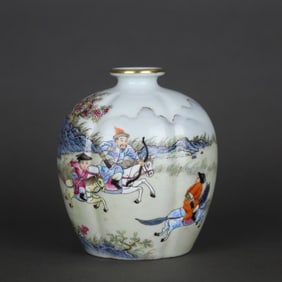 Famille-Rose Painted Gold Figures Pattern Jar