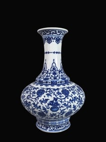 A Exquisite Blue and White Lotus Pattern Hidden Figures Pattern Vase
