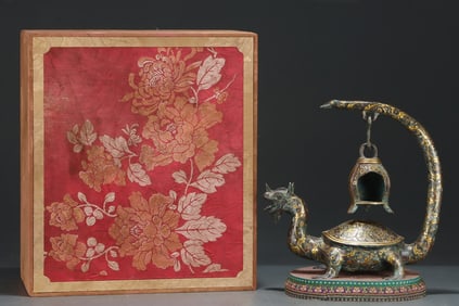 A Rare Gold and Silver-Inlaid Bronze Bronze Turtle Pendant Iamp, With Inscription