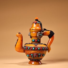 A Exquisite Amber Inlaid Gems Ewer