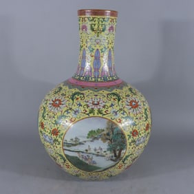 Famille-Rose Yellow Ground Lotus Flower Pattern Vase