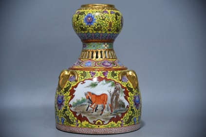 A Exquisite Yellow Ground Famille-Rose Horse Pattern Vase