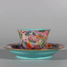 A Exquisite Famille-Rose Flower Pattern Cup