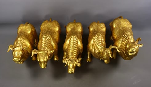 A set of Rare Carved Gilt Bronze Five Oxen