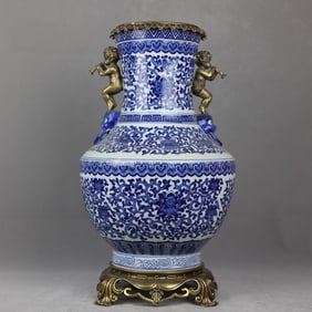 A Exquisite Blue and White Interlocking Lotus Pattern Lion Ear Vase